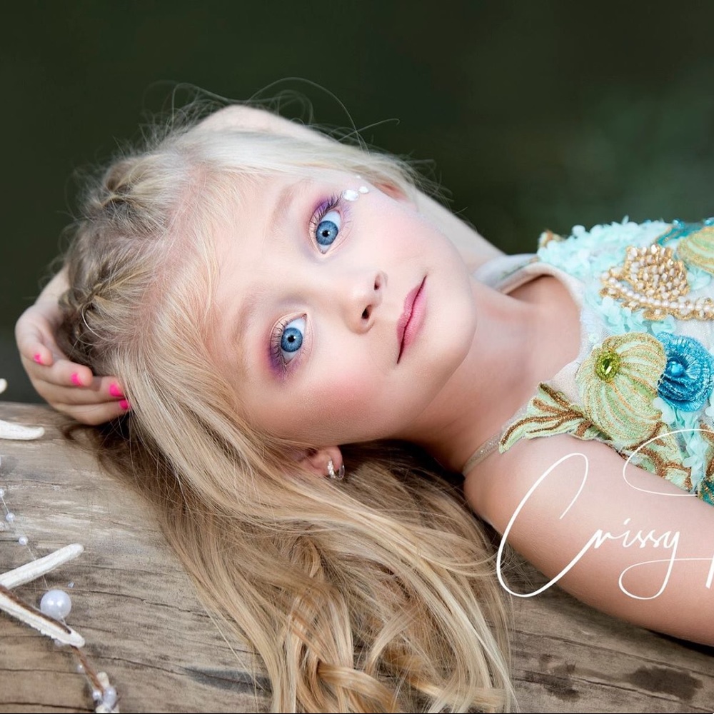 Meet your Posher, Whitney